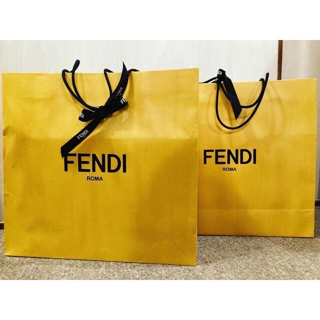 FENDI(フェンディ)のFENDI フェンディ　ピーカブー レディースのバッグ(ハンドバッグ)の商品写真