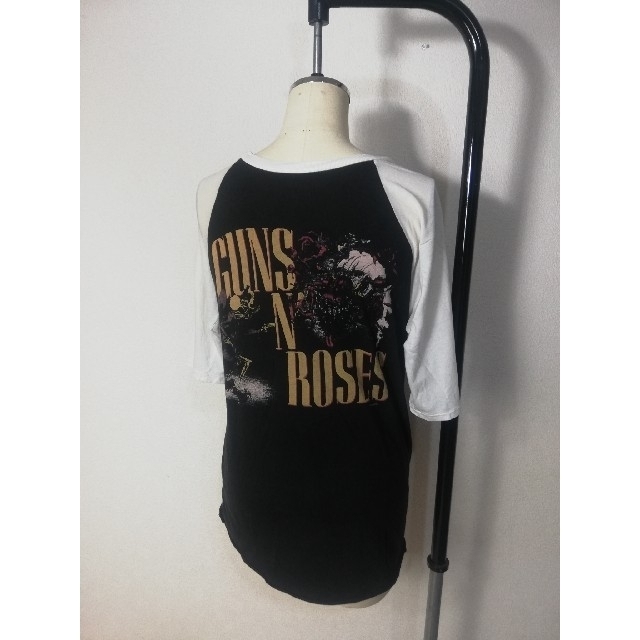 GUNS N' ROSES　1987年コピーライト入　ラグランTシャツ　ガンズ メンズのトップス(Tシャツ/カットソー(半袖/袖なし))の商品写真