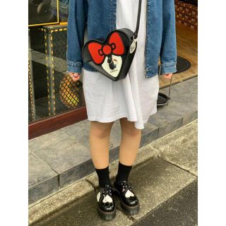 ドクターマーチン(Dr.Martens)のDr.Martens(ドクターマーチン) ハローキティ コラボ カバン バック(ショルダーバッグ)