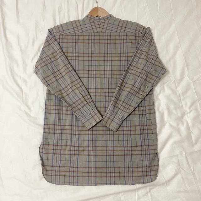 COMOLI(コモリ)のLENO バンドカラーチェックシャツ レディースのトップス(シャツ/ブラウス(長袖/七分))の商品写真