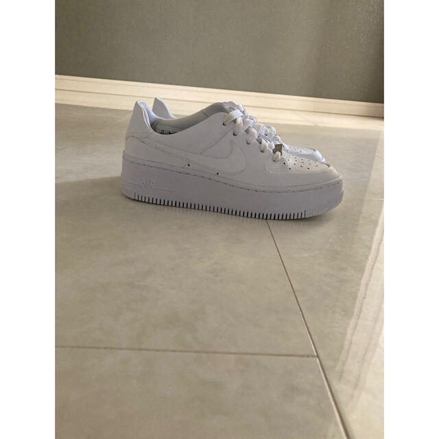 新品 NIKE - セージ ロウ エアフォース1 LOW SAGE 1 FORCE AIR NIKE 新品同様 ホワイト 24㎝ ロー セージ エアフォース1 1 FORCE AIR NIKE スニーカー