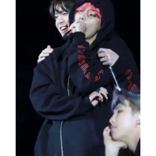 BTS 防弾少年団 LOVE YOURSELF LYS パーカー 公式 MD BTS 防弾少年団 LOVE YOURSELF LYS パーカー 公式 MD