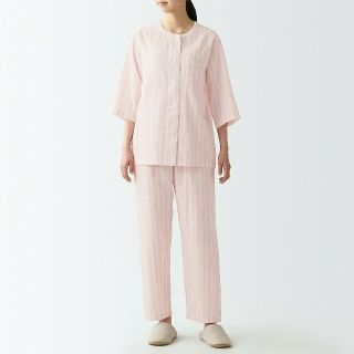 ムジルシリョウヒン(MUJI (無印良品))の無印良品脇に縫い目のない薄手二重ガーゼ七分袖パジャマ／ライトピンクストライプ／Ｌ(パジャマ)