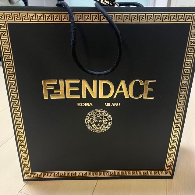 FENDI(フェンディ)のFENDACE レディースのバッグ(ショップ袋)の商品写真