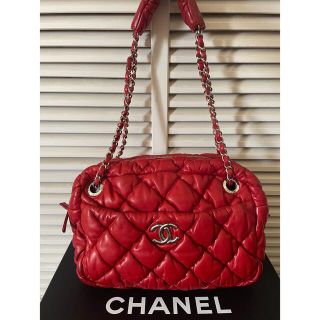 シャネル(CHANEL)のCHANELシャネル◆CCココマークバブルキルトチェーンバッグショルダー本革赤(ショルダーバッグ)