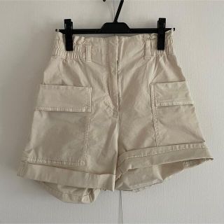 エイチアンドエム(H&M)の【新品】H&M ショートパンツ 38  ベージュ S-Mくらい ウエストゴム(ショートパンツ)