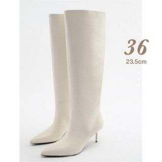 ザラ(ZARA)の【新品】ZARA  レザー  ロングブーツ ホワイト 36〔23.5〕(ブーツ)