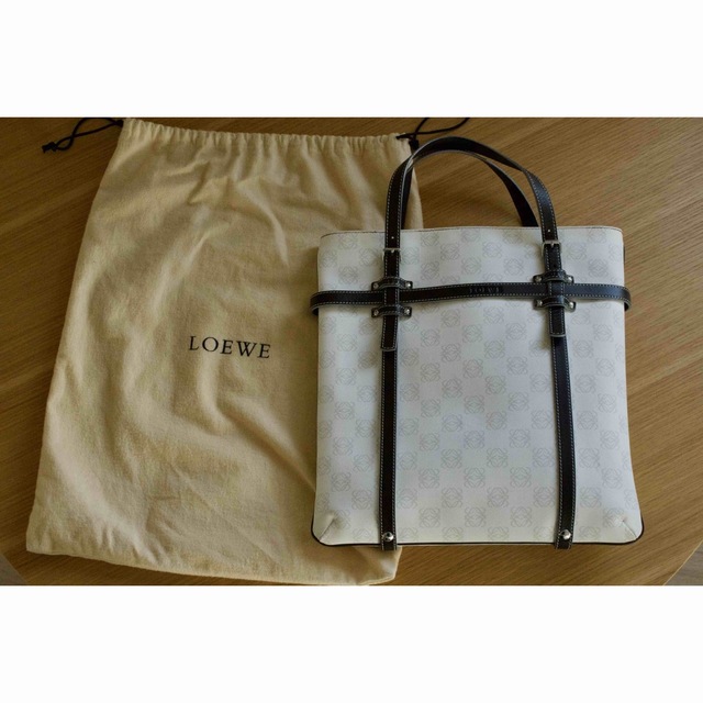 トートバッグ LOEWE ロエベ トートバッグ 白 ホワイト レザー