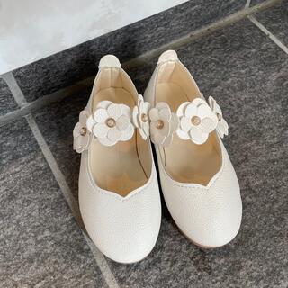 しおり様専用　キッズ　フォーマルシューズ　フラワー靴　ホワイト　白　お花　結婚式(フォーマルシューズ)