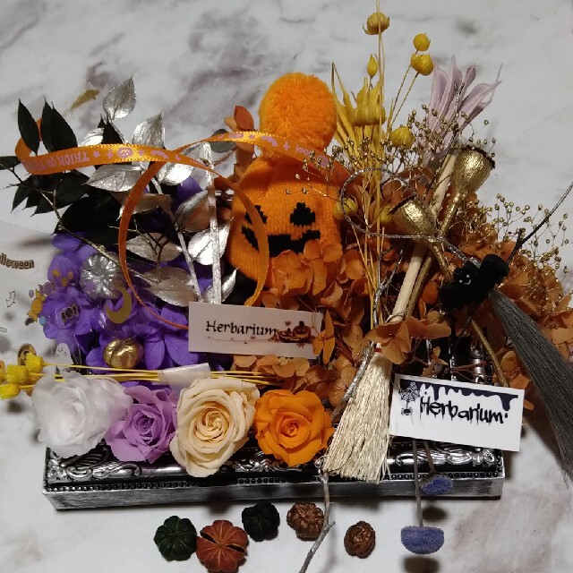 Halloween花材詰め合わせ♡帽子オレンジ×2 ハンドメイドのフラワー/ガーデン(プリザーブドフラワー)の商品写真