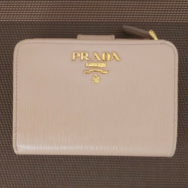 PRADA(プラダ)のmaru様専用。PRADA財布 レディースのファッション小物(財布)の商品写真