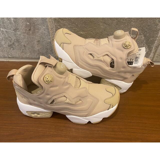 Reebok(リーボック)の新品未使用タグ付き★Reebok インスタポンプフューリーOG レディースの靴/シューズ(スニーカー)の商品写真