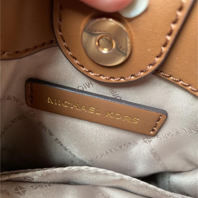 Michael Kors(マイケルコース)のMichael Kors  XS NS SHOPPE BROWN レディースのバッグ(ショルダーバッグ)の商品写真