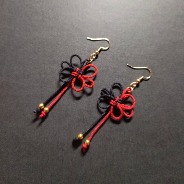 和風】【バイカラー】吉祥結びのピアス(色オーダー可)【チャイナ
