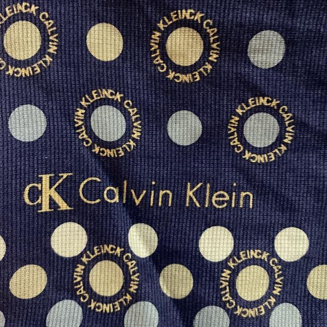 Calvin Klein(カルバンクライン)のカルバンクライン　ハンカチ　中古品　ネイビー　#2191 メンズのファッション小物(ハンカチ/ポケットチーフ)の商品写真