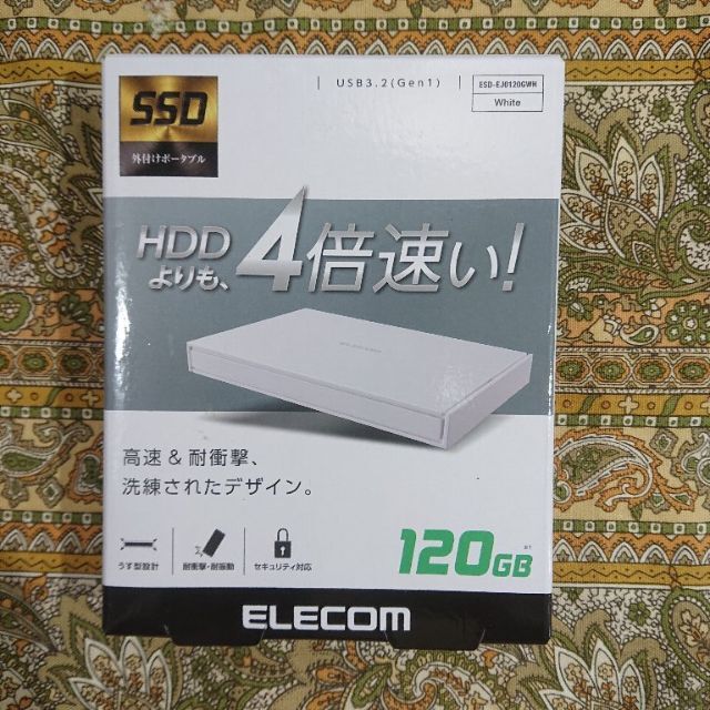 ELECOM(エレコム)のELECOM SSD 120GB 新品,未使用,未開 スマホ/家電/カメラのPC/タブレット(PC周辺機器)の商品写真
