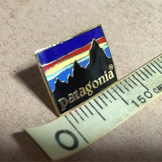 パタゴニア(patagonia)の新品 patagonia ノベルティー ピンバッチ フィッツロイ 希少品 (ノベルティグッズ)