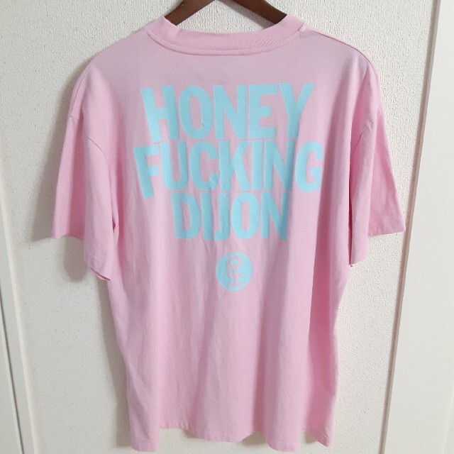 HONEY FUCKING DIJON Tシャツ ピンク　水色