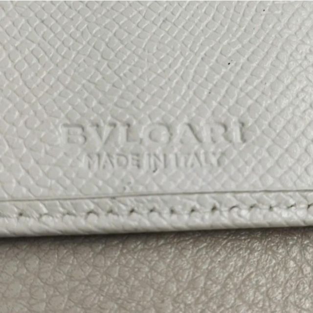 BVLGARI(ブルガリ)のBVLGARI（ブルガリ）ロゴクリップ　長財布　カラーホワイト メンズのファッション小物(長財布)の商品写真