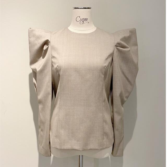 新品未着用】cygne シーニュ Manon /ベージュ とんがりパフtops | www
