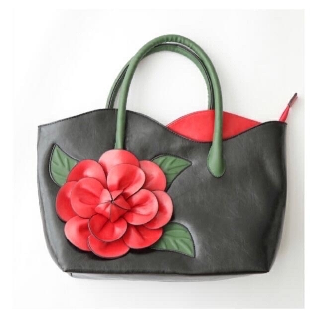 【大人気商品✨】新品未使用 大きいお花のバッグ レディースのバッグ(ハンドバッグ)の商品写真