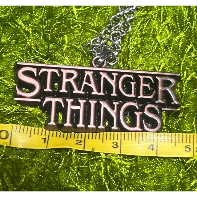 シルバー &ゴールド2点Stranger Things ロゴ ネックレス  メンズのアクセサリー(ネックレス)の商品写真