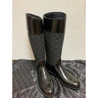 グッチ(Gucci)のトラ吉様  専用 GUCCI シグネチャー レインシューズ　長靴 ブラック 美品(レインブーツ/長靴)