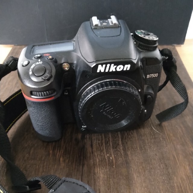 NIKON D7500カメラ本体 + TAMRON 80～400mmレンズ