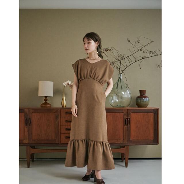 CLANE(クラネ)の新品　Acka french sleeve one-piece brown レディースのワンピース(ロングワンピース/マキシワンピース)の商品写真