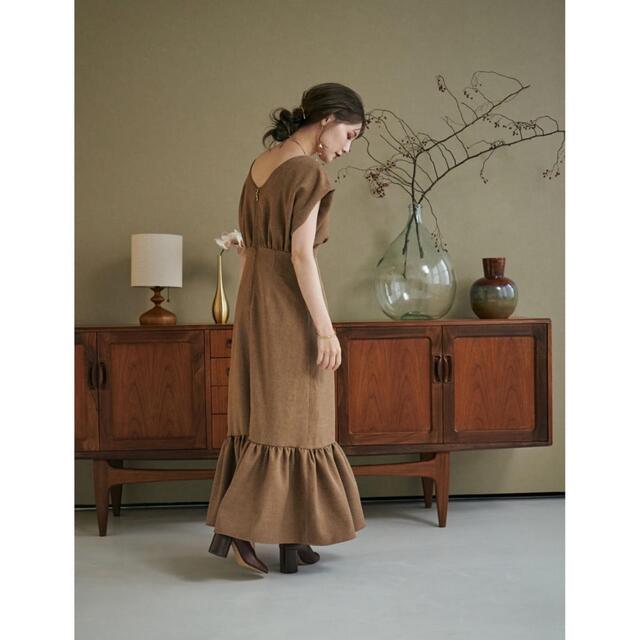 CLANE(クラネ)の新品　Acka french sleeve one-piece brown レディースのワンピース(ロングワンピース/マキシワンピース)の商品写真