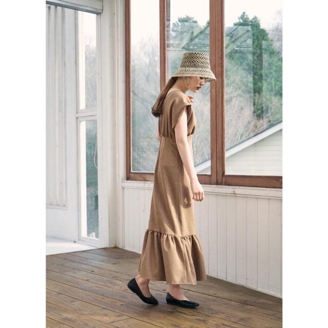 CLANE(クラネ)の新品　Acka french sleeve one-piece brown レディースのワンピース(ロングワンピース/マキシワンピース)の商品写真