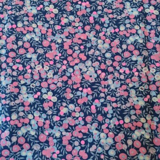 国産リバティ ウィルトシャー ネイビー　蛍光ピンク　110cm巾×200cm(生地/糸)