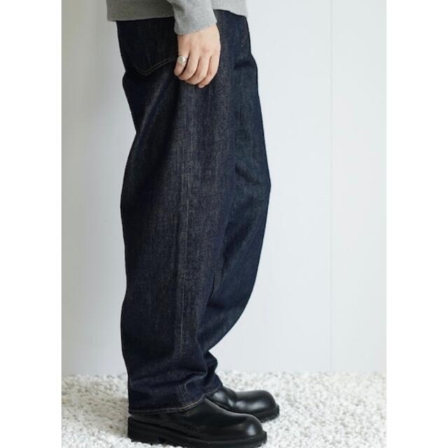 AURALEE(オーラリー)のHARD TWIST DENIM WIDE PANTS オーラリー デニムパンツ メンズのパンツ(デニム/ジーンズ)の商品写真
