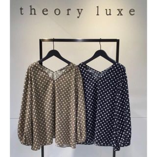 セオリーリュクス(Theory luxe)のセオリーリュクス   金子綾　ドットブラウス　美品　38(シャツ/ブラウス(長袖/七分))