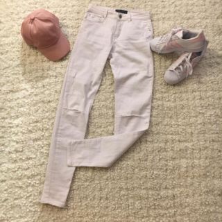 ベルシュカ(Bershka)のBershka ホワイトスキニーデニム Sサイズ ☆(スキニーパンツ)