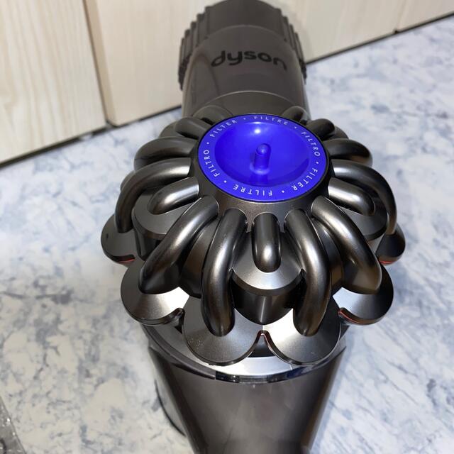 Dyson(ダイソン)のDyson V6ノズル多数ハンディセット スマホ/家電/カメラの生活家電(掃除機)の商品写真