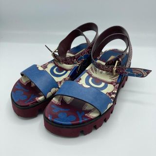 ヴァレンティノガラヴァーニ(valentino garavani)の【美品】VALENTINO GARAVANI（ヴァレンチノガラバーニ） サンダル(サンダル)