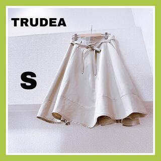 【美品】TRUDEA フレアスカート ひざ丈スカート ベージュ(ひざ丈スカート)