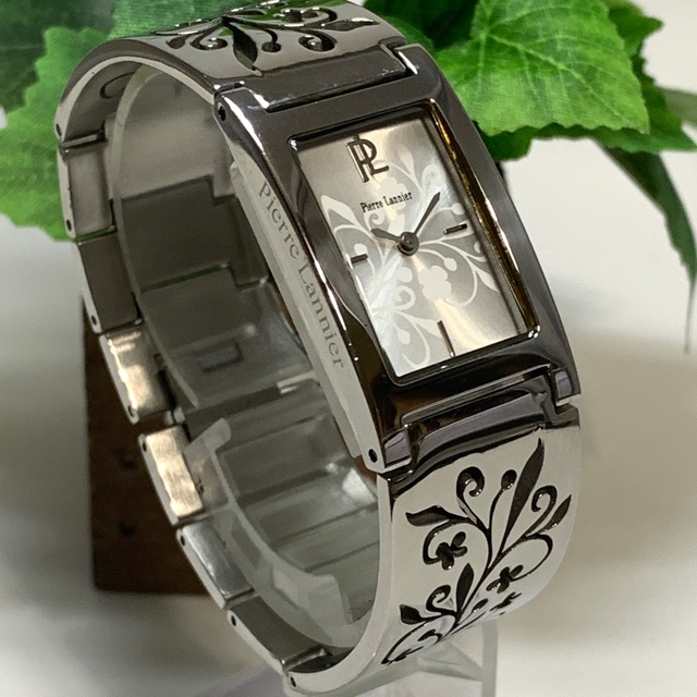 Pierre Lannier(ピエールラニエ)の766 Pierre Lannier ピエールラニエ クオーツ式 電池交換済 レディースのファッション小物(腕時計)の商品写真