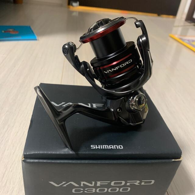 SHIMANO(シマノ)のシマノ　ヴァンフォード　c3000  スポーツ/アウトドアのフィッシング(リール)の商品写真