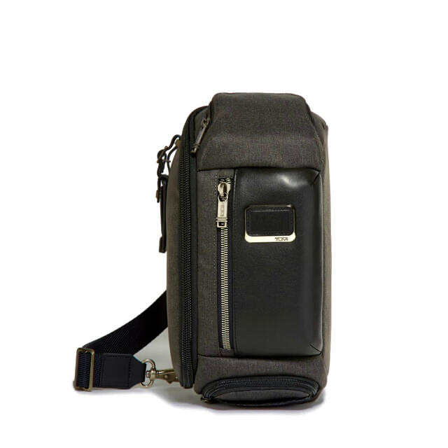 TUMI - 【未使用】TUMI『ケリー』スリング ボディバッグの通販 by ゴマ