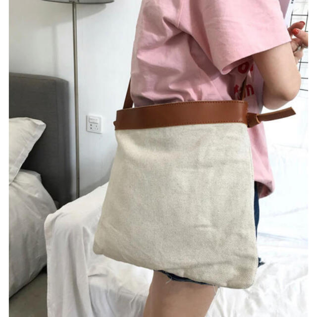 SM2(サマンサモスモス)の新品　シンプル　キャンバス地　ショルダーバッグ  レディースのバッグ(ショルダーバッグ)の商品写真