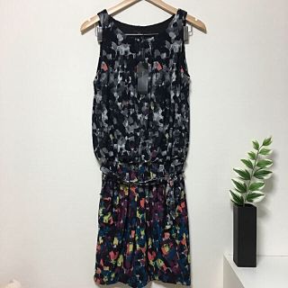 ビーシービージーマックスアズリア(BCBGMAXAZRIA)の【新品タグ付き半額以下❣️】BCBGMAXAZRIAワンピース【M】(ミニワンピース)