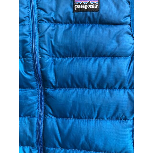 patagonia(パタゴニア)のパタゴニア　ボーイズ　ダウン　ベスト　S 130くらい キッズ/ベビー/マタニティのキッズ服男の子用(90cm~)(ジャケット/上着)の商品写真