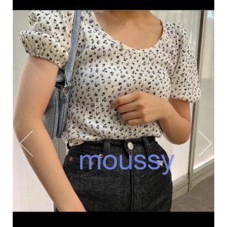 マウジー(moussy)のmoussy FLORAL PUFF SLEEVE(Tシャツ(半袖/袖なし))