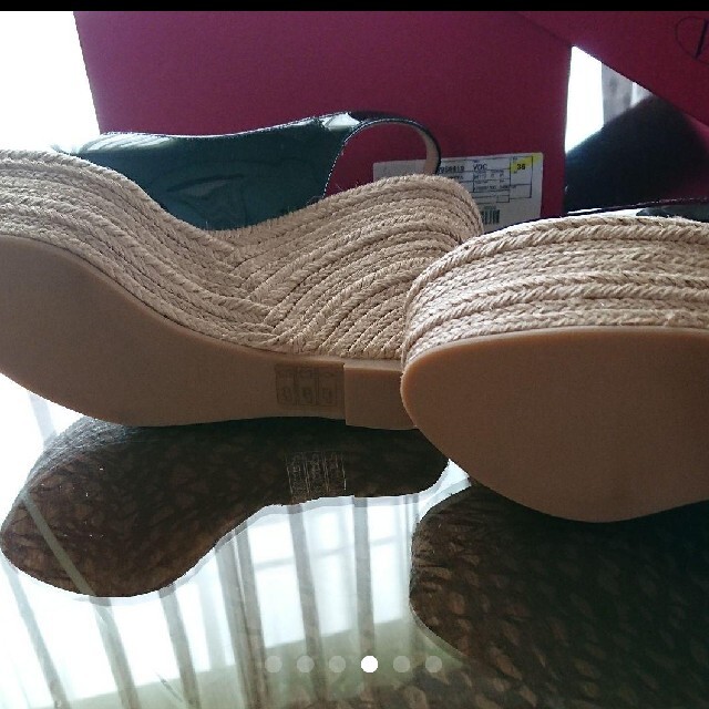 VALENTINO エナメル サンダル ウエッジソール レディースの靴/シューズ(サンダル)の商品写真