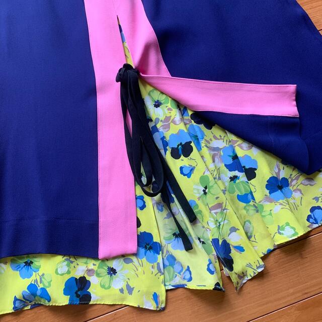 MSGM(エムエスジイエム)のMSGM レイヤードスカート ブルー 花柄 イタリア製 エムエスジーエム レディースのスカート(ひざ丈スカート)の商品写真