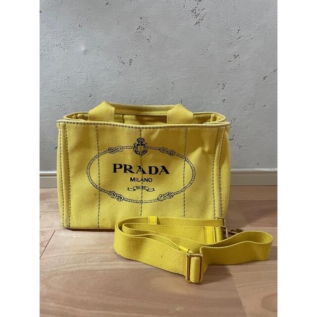 PRADA カナパバッグ