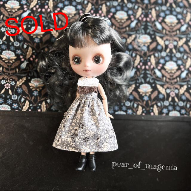 SOLD ♡ミディブライス　ミディアイシードール 　アウトフィット　ワンピースブライス服