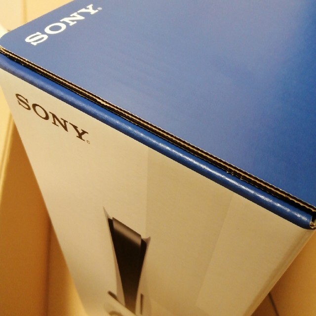 SONY PlayStation5 CFI-1100A01　新品未開封 エンタメ/ホビーのゲームソフト/ゲーム機本体(家庭用ゲーム機本体)の商品写真